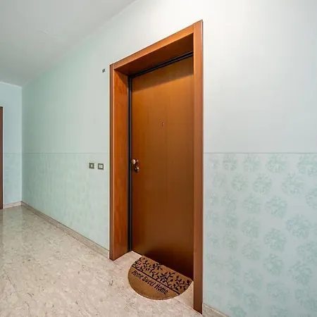 아파트 Policlinico - Grazioso E Free Parking